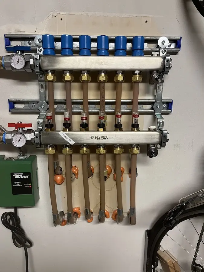 Plumber performing Gas Leak Detection at a residential property in La Crescenta-Montrose